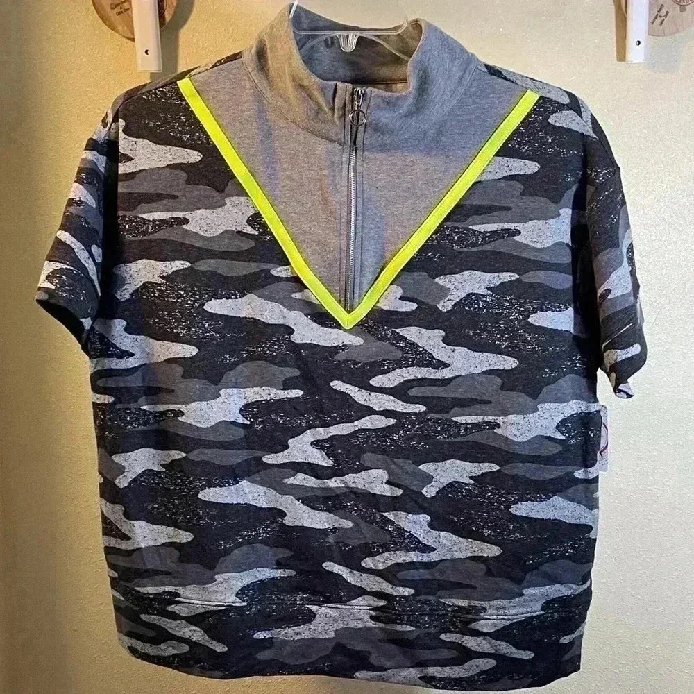 Flirtitude Active Gray Camo Workout Top Athleisure Jamestown Half Zip Sz M New